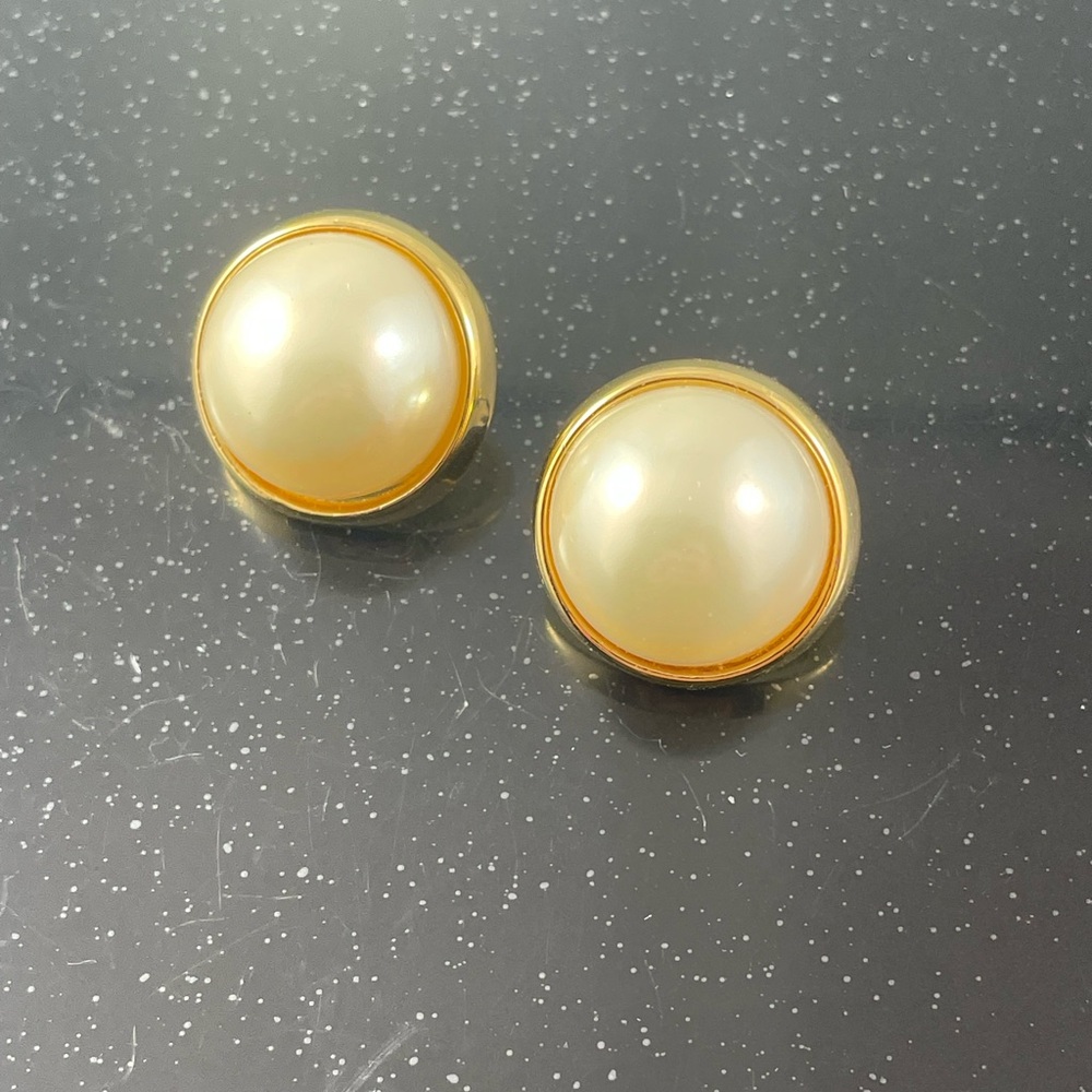 Elegant Gold and Cream Stud Earrings